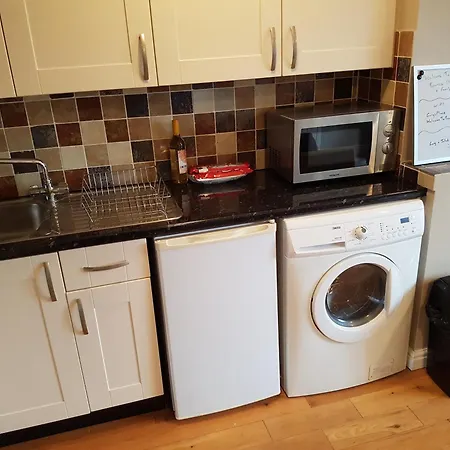 On Windermere, Excellent For 4 With Parking Apartment