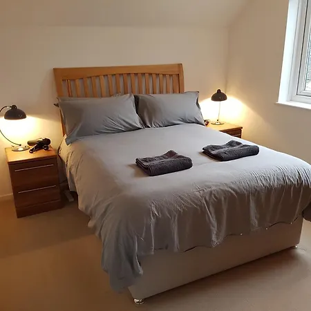 Apartment On Windermere, Excellent For 4 With Parking