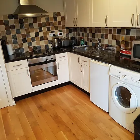 アパート On Windermere, Excellent For 4 With Parking