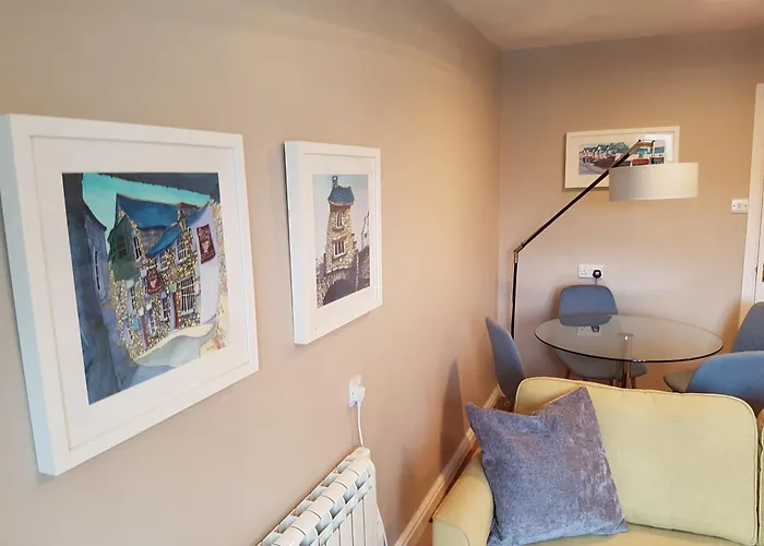 Lägenhet On Windermere, Excellent For 4 With Parking *