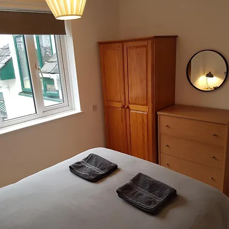 On Windermere, Excellent For 4 With Parking *