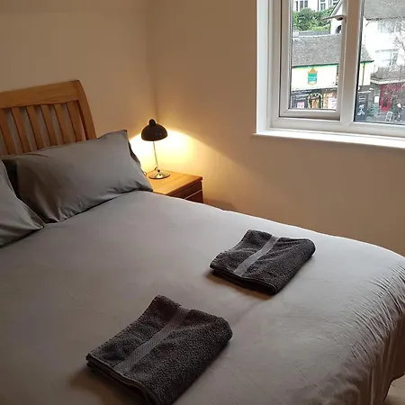 On Windermere, Excellent For 4 With Parking *